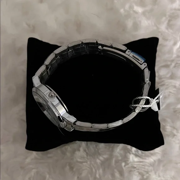 NWT Vince Camuto “Ayla” Silver Watch with White Face - Brand New In Box 2025 - Picture 3 of 7